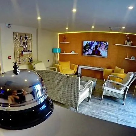 Saatlı Otel Çeşme